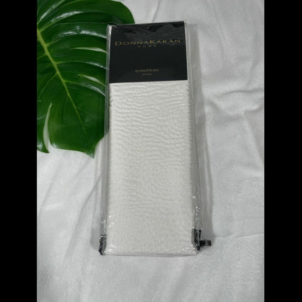 NIB Donna Karan‎ Aura Collection 1 Euro Sham